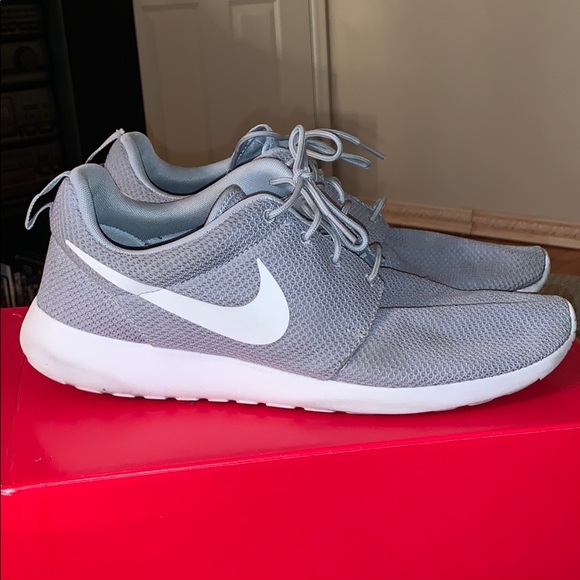 gray roshes
